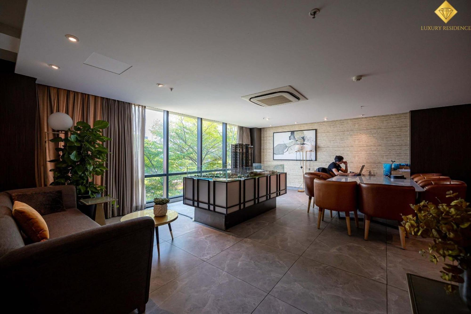 D1Mension Riverside - Angia Hospitality Хошимин Экстерьер фото